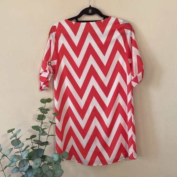 Everly Red & White Chevron Striped Short Sleeve Tunic Dress Small  Summer - Picture 6 of 6